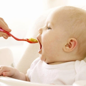 Baby food stages: Introducing solids to your baby