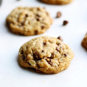 Easy bake lactation cookies to boost lactation